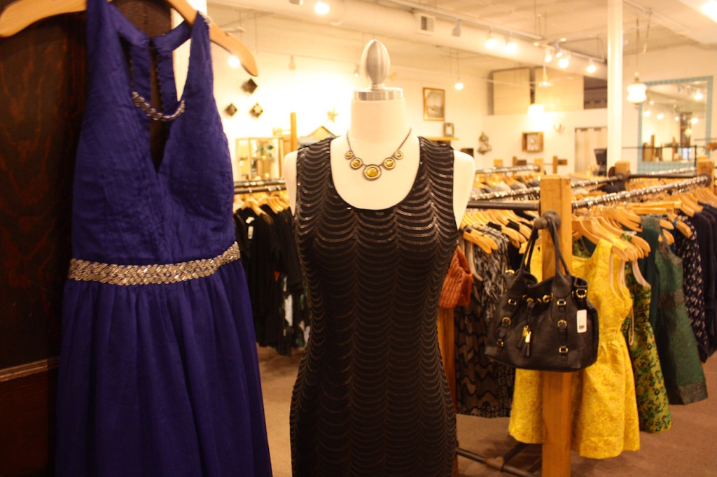 Bazar two dresses - horizontal (web)